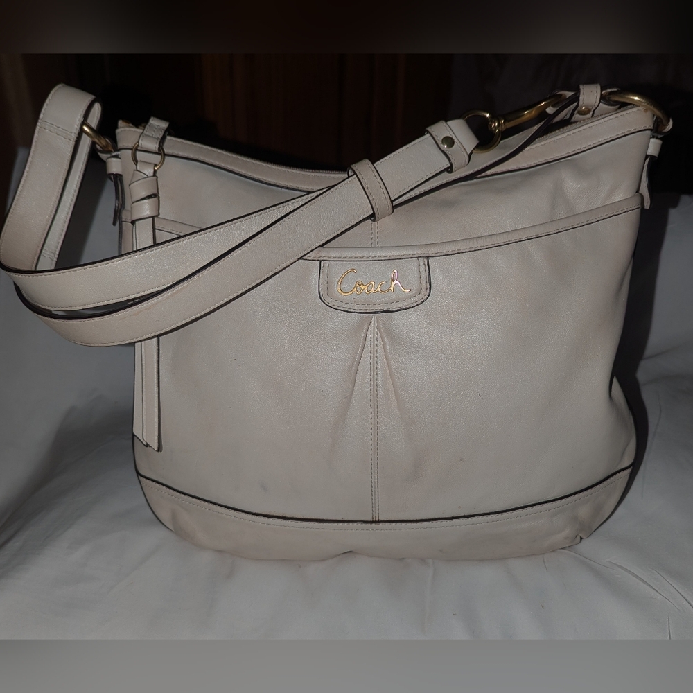 Coach Park Creamy White Shoulder Bag with Gold Accents.F19726